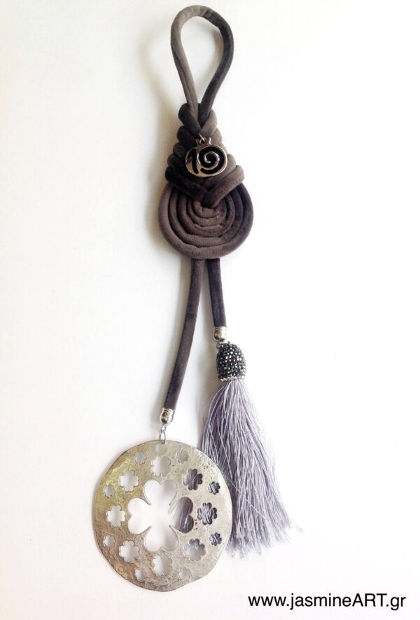 Γούρι 19 τριφύλλι φούντα