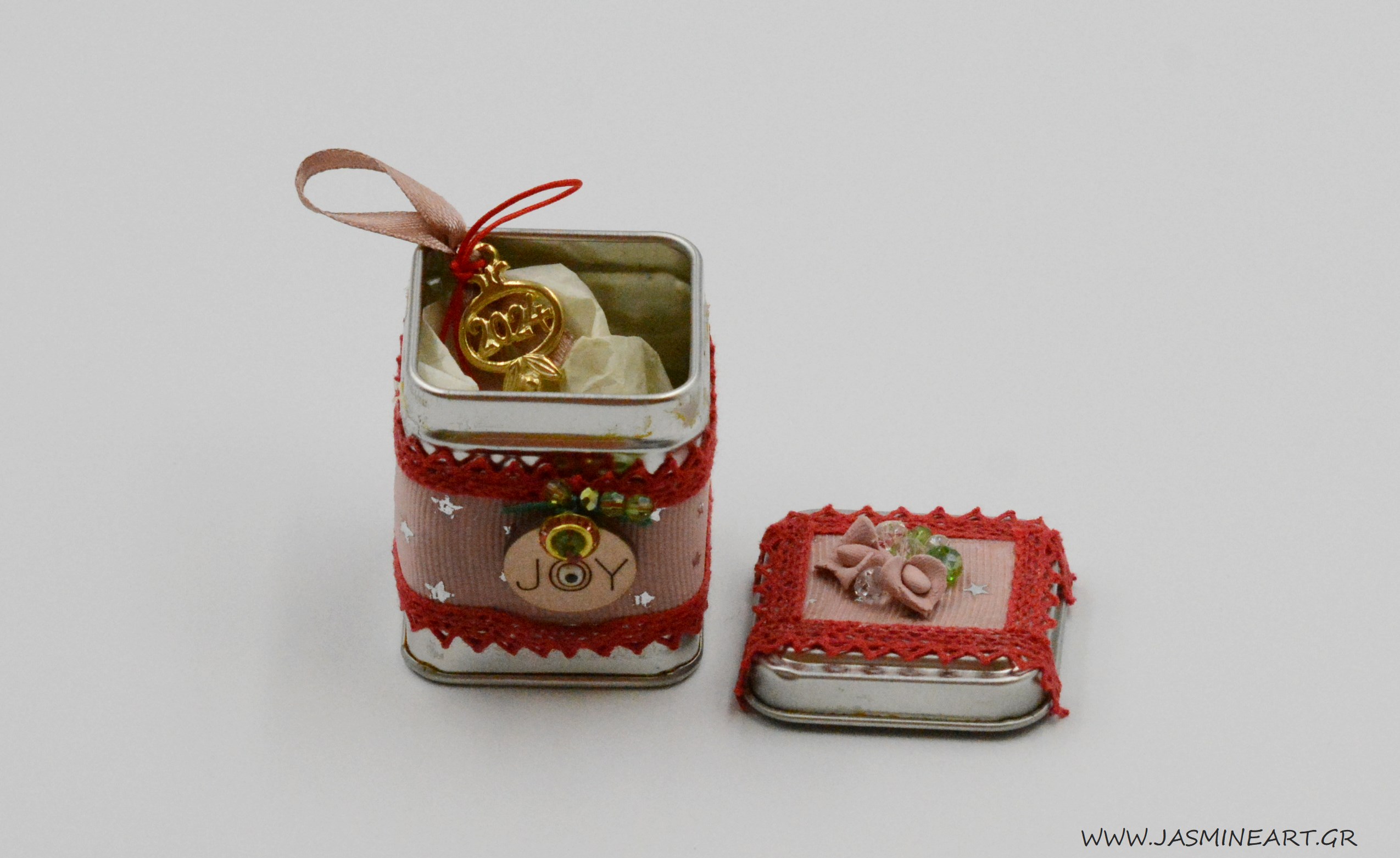 γουρι 24 μεταλλικο κουτι